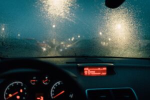 windshield stress crack